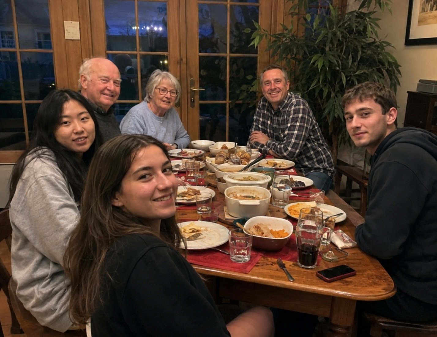 Estudiante cocinando con su familia anfitriona en Irlanda